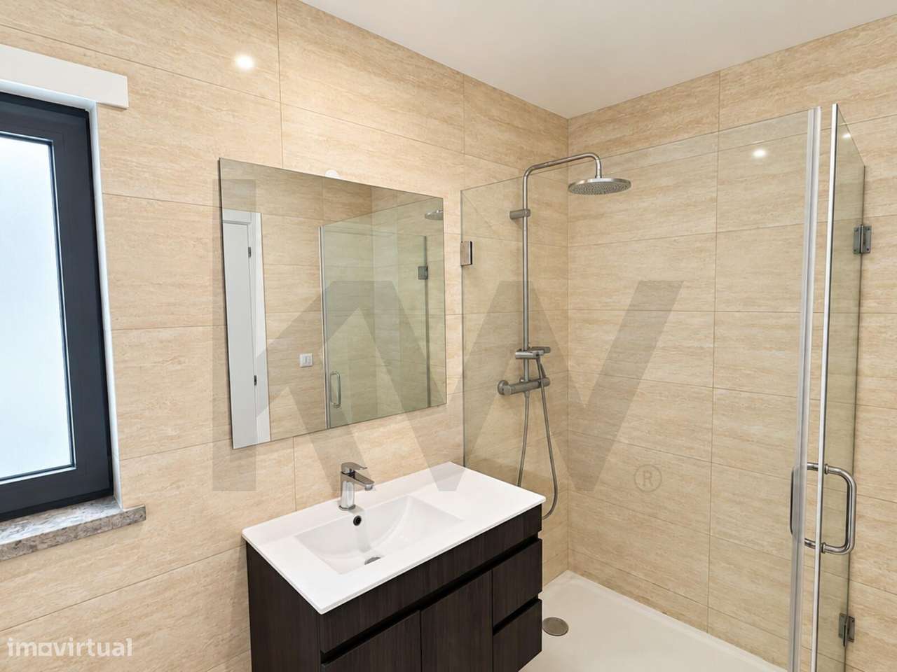 Moradia T4 com piscina e amplo jardim na Verdizela | Garagem para 4 vi-25