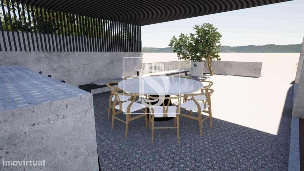 Moradia T4 de três pisos inserido num terreno com 1188m2. Exclente pot-15