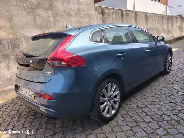 Volvo V40 1.6 D2 Momentum - 4