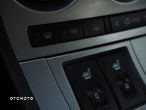 Mazda 3 2.0 Exclusive + - 33