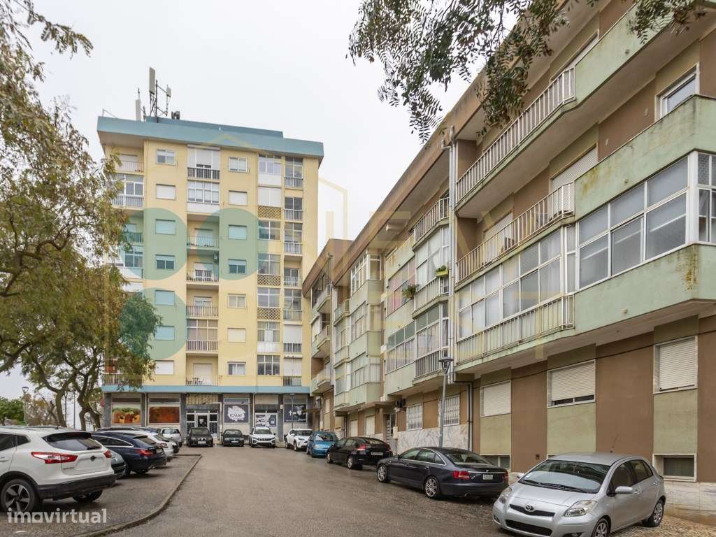 Apartamento T2 Rua Abel Salazar com 4 marquises - Hospital | Setúbal-25