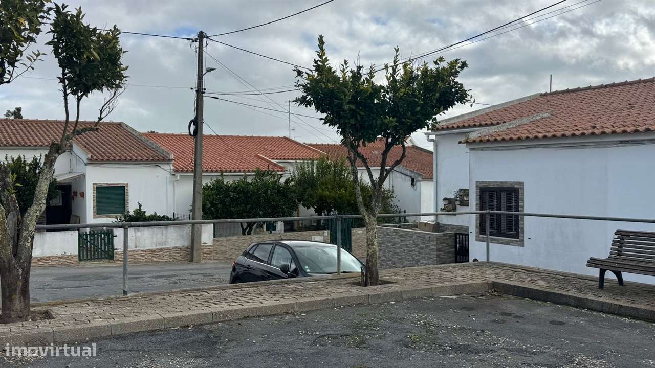 Moradia T2 com logradouro, anexo, terraço e garagem, Castro Verde-20