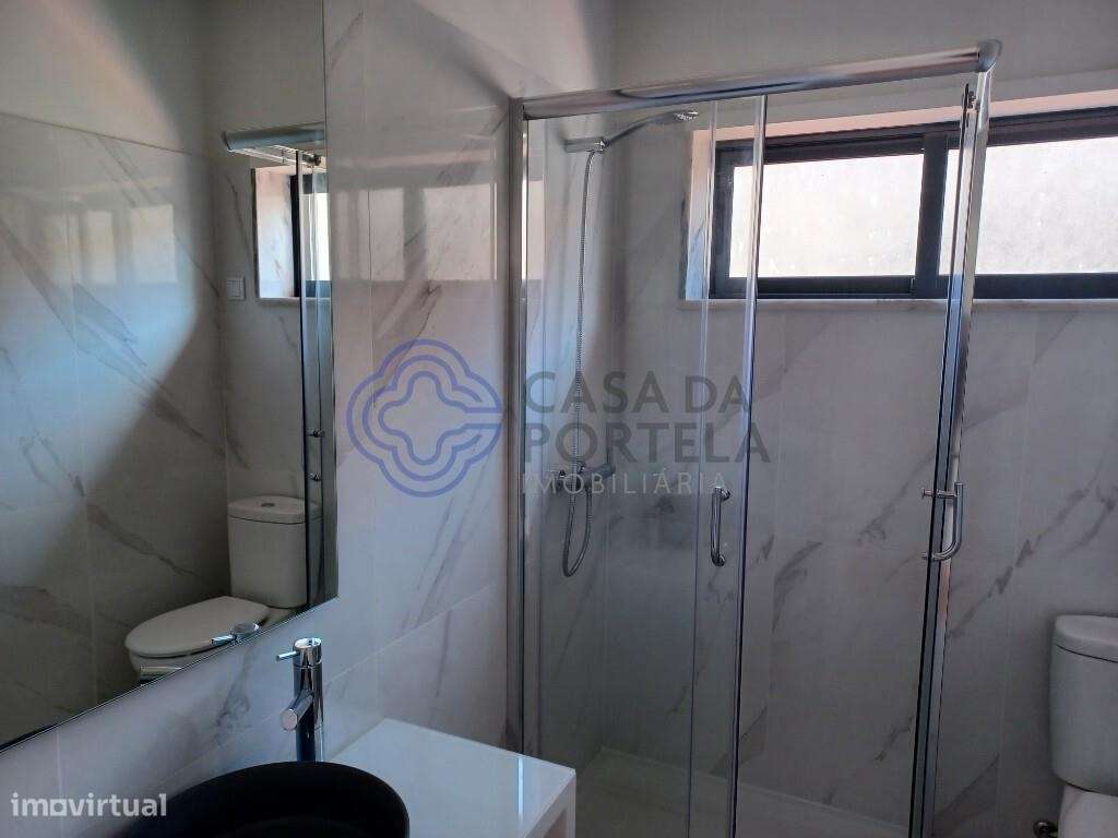 Moradia T3 no centro de  Perafita, com dois lugares de garagem e logra - Grande imagem: 5/34