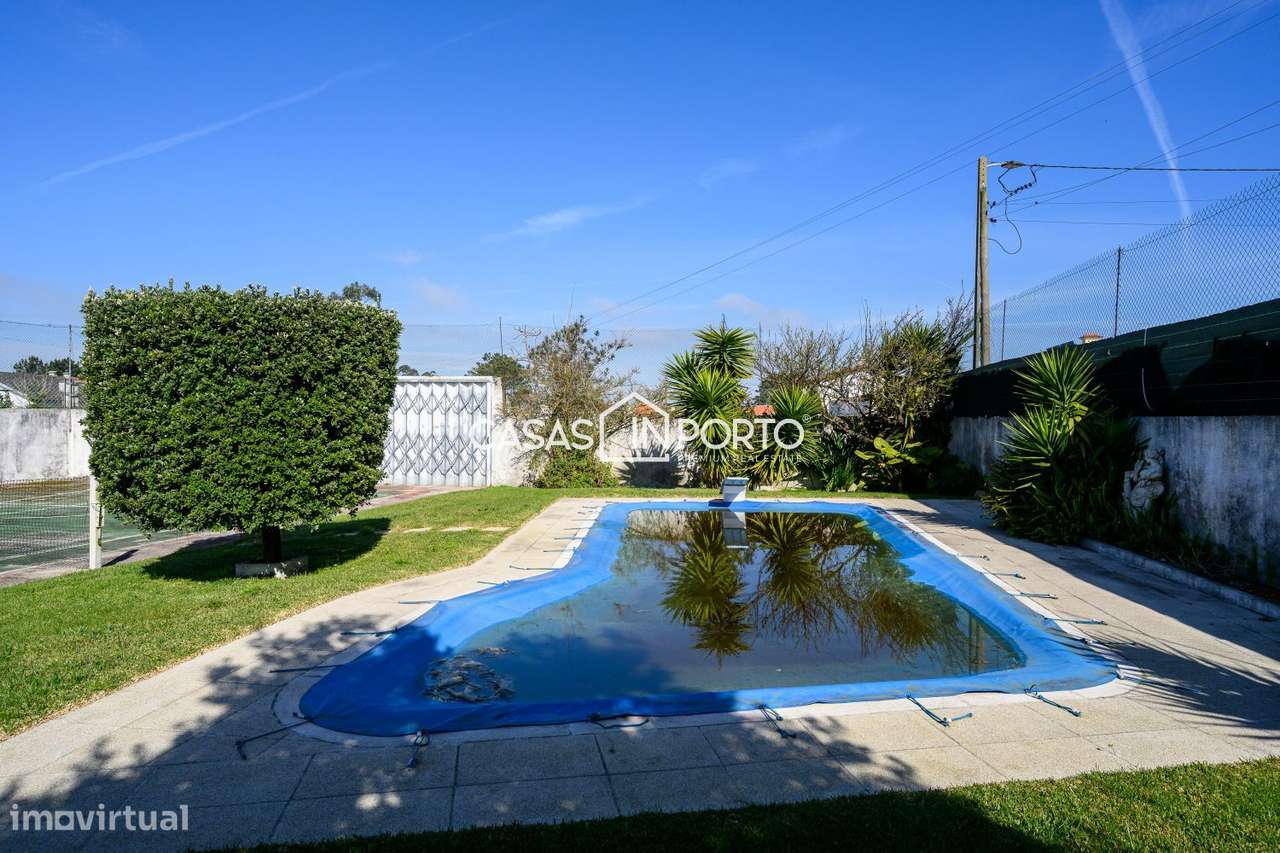 Moradia V5 - Estilo Americano com Piscina e Campo de Ténis – Entre-13