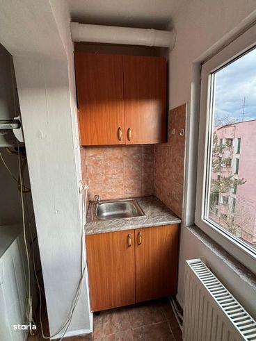 Garsoniera de vanzare, zona Cipariu, bloc de apartamente