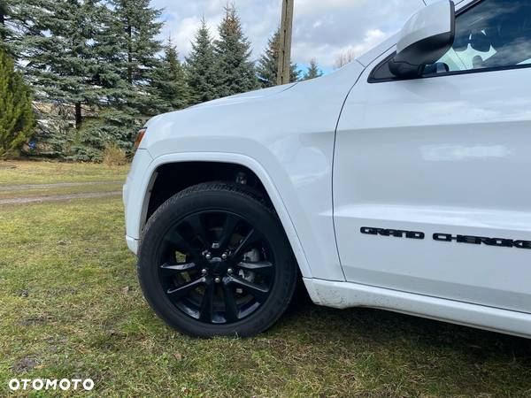 Jeep Grand Cherokee - 10