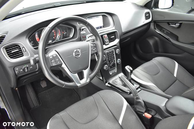 Volvo V40 T2 Summum - 22