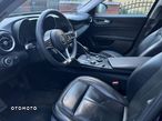 Alfa Romeo Giulia 2.0 Turbo - 13