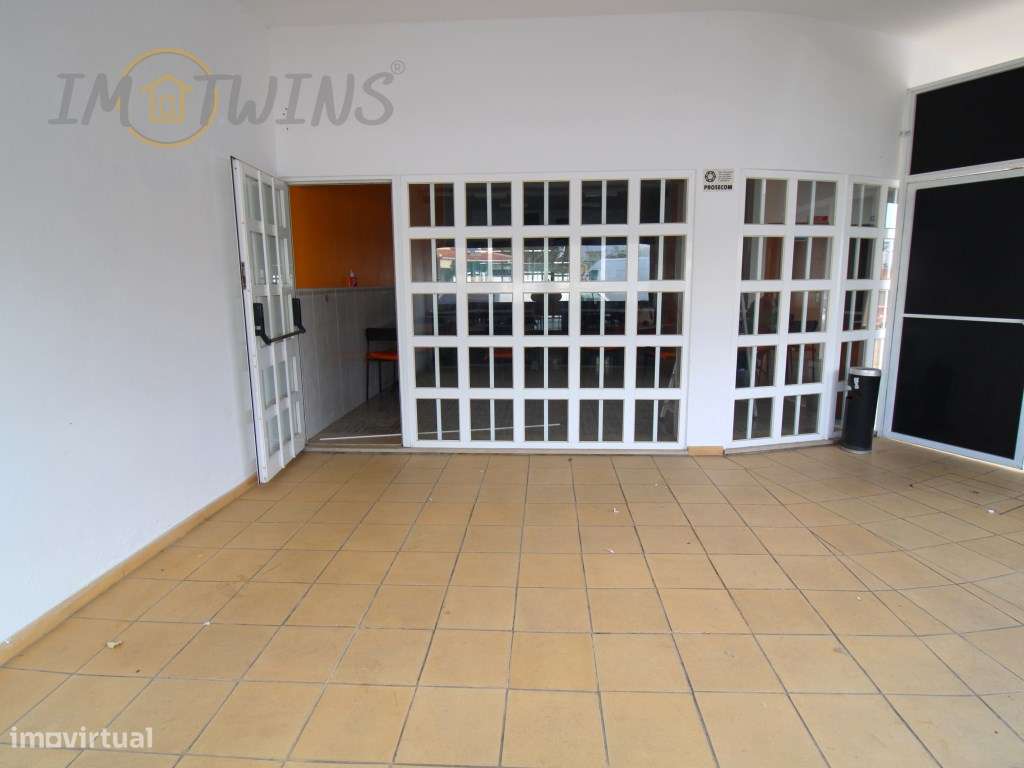 Snack-Bar todo equipado em Lagoa - Grande imagem: 5/19