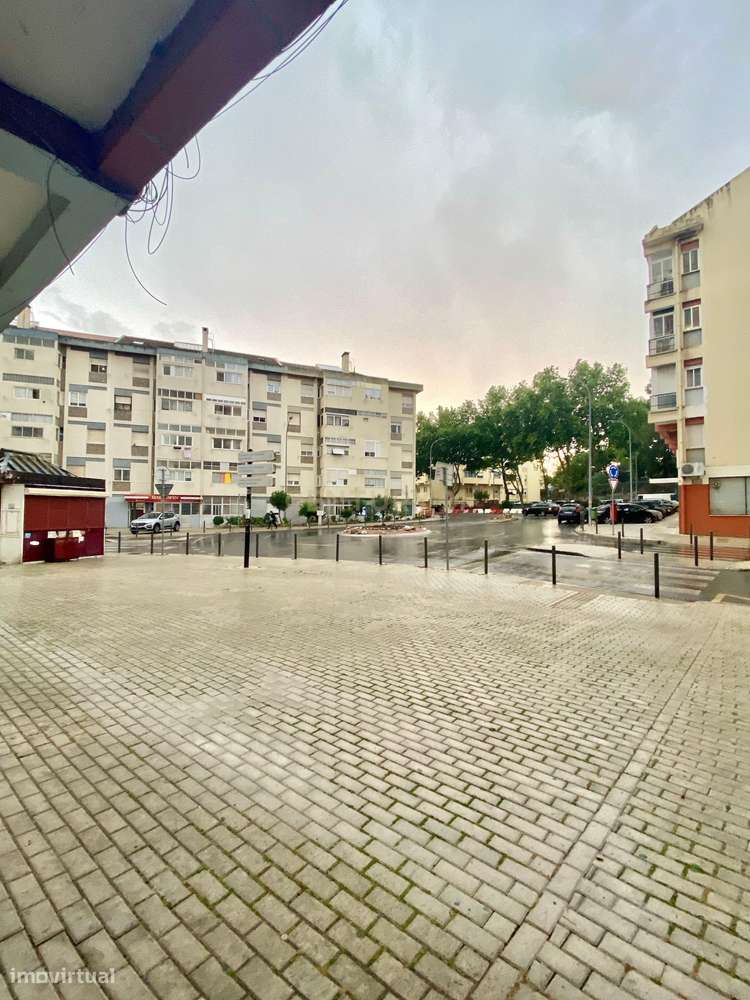 Loja para venda na Reboleira-7