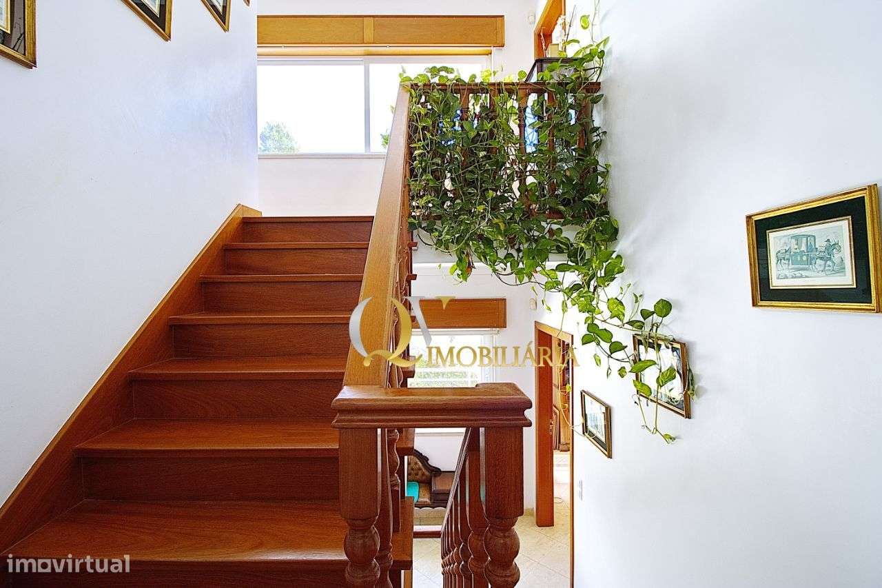 Excelente Moradia V4 para venda sita nos Jardins da Parede-35