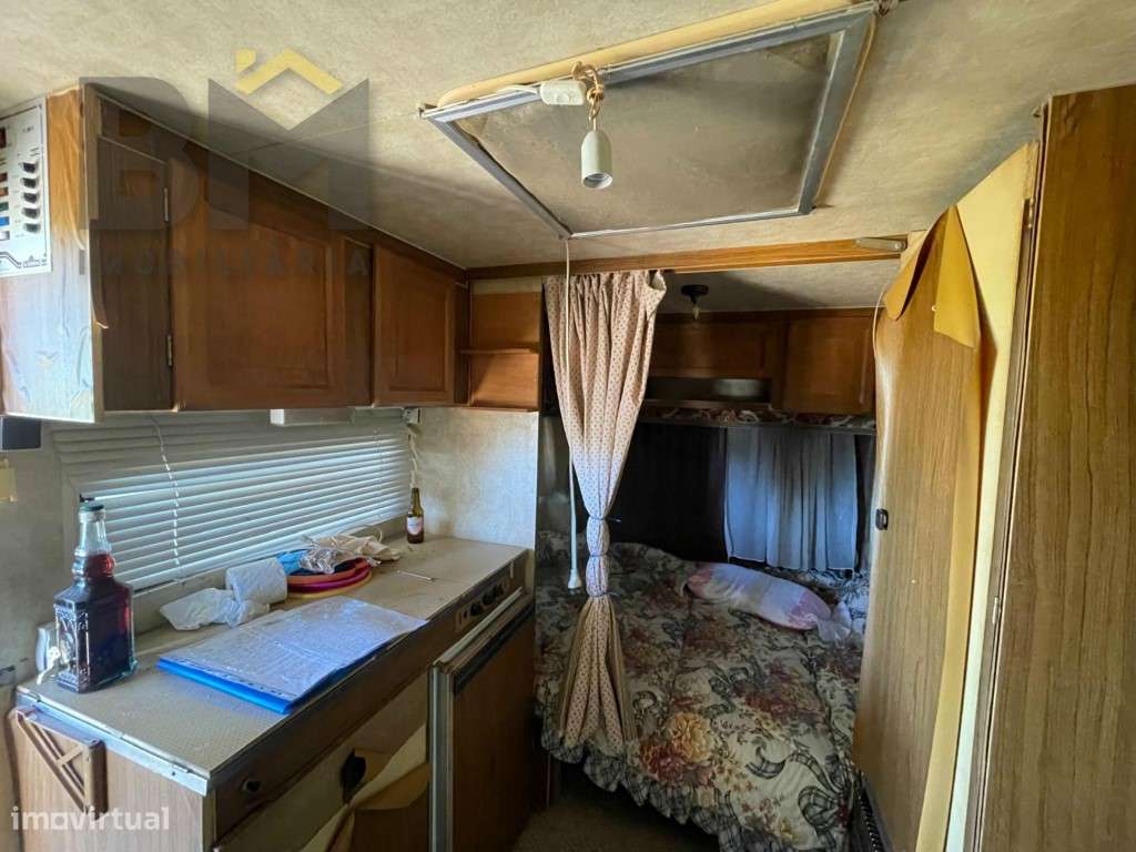 Vende-se terreno rústico com 3.360m2, localizado no Freixial do Cam... - Grande imagem: 4/38