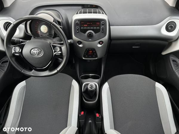 Toyota Aygo x-play - 8