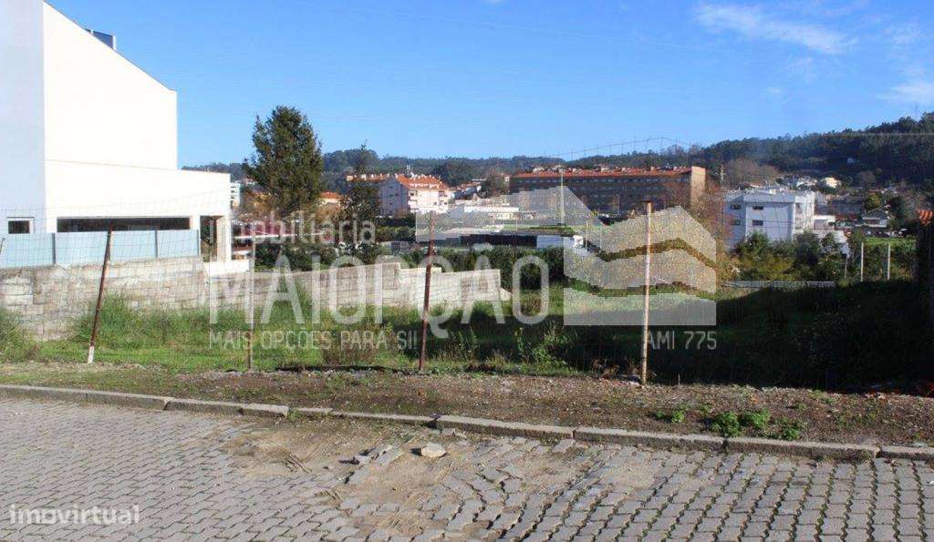 Terreno para construção de moradia 3 frentes (Perosinho) - Grande imagem: 2/2