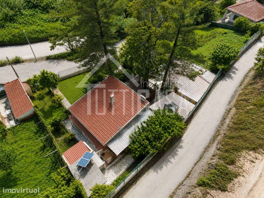 Moradia T2+2 com Jardim, Garagem e Total Privacidade-38