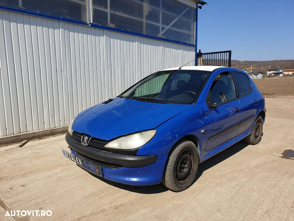 Dezmembrez Peugeot 206 1,4HDi - 8