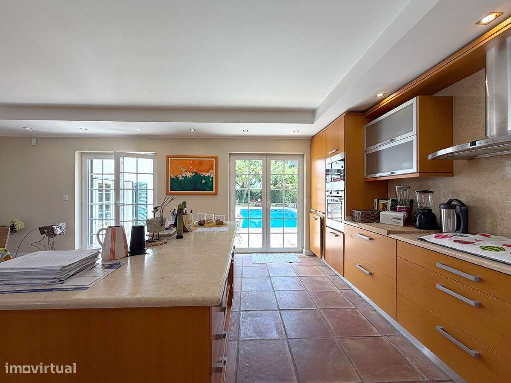 Moradia com Piscina, lote de 865 m2, a vendas nas Casas de Azeitão-14