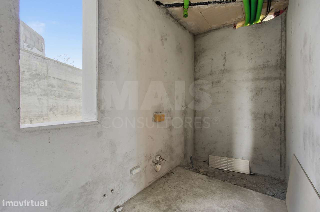 Moradia T4 com piscina em lote de 759m2 em Amoreira Óbidos-20