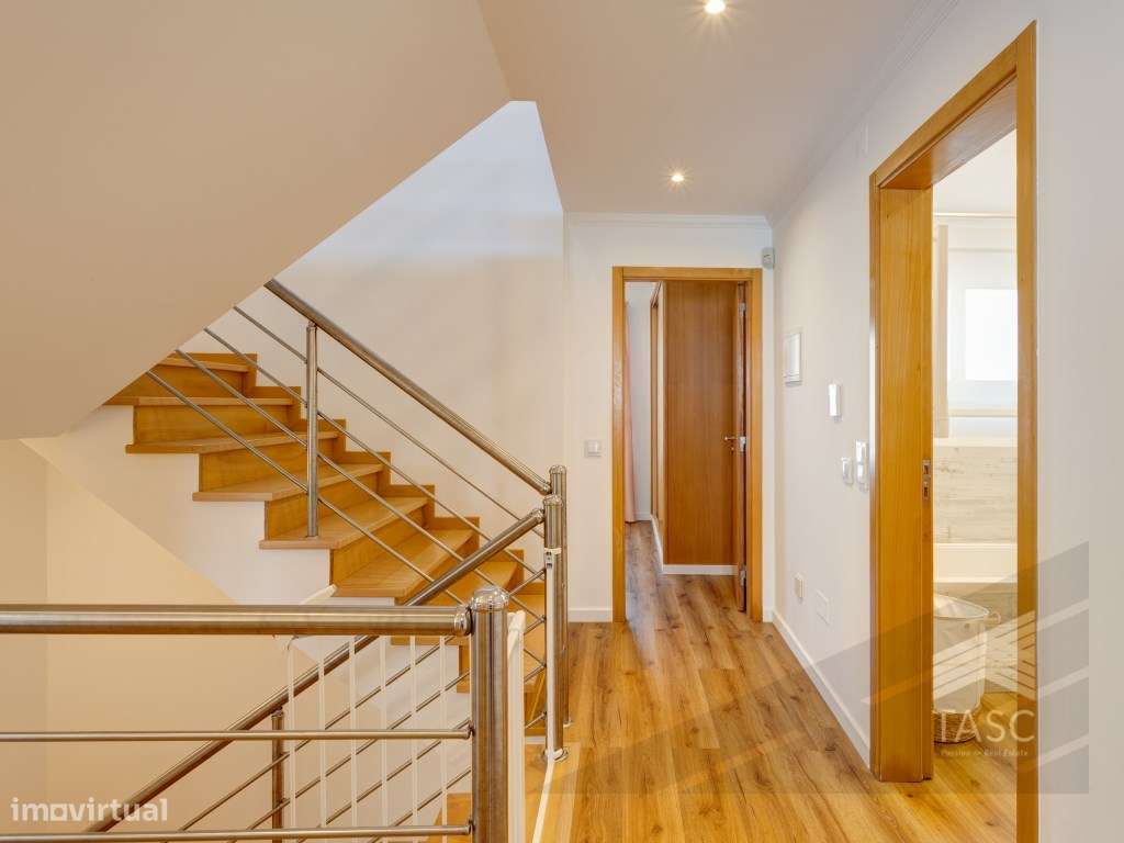 Moradia Geminada em Bicesse-19