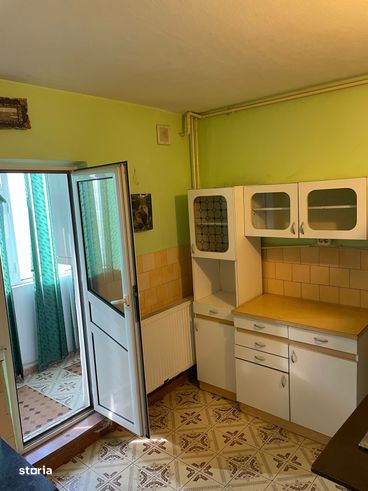 De vanzare apartament 3 camere (zona 800)-8