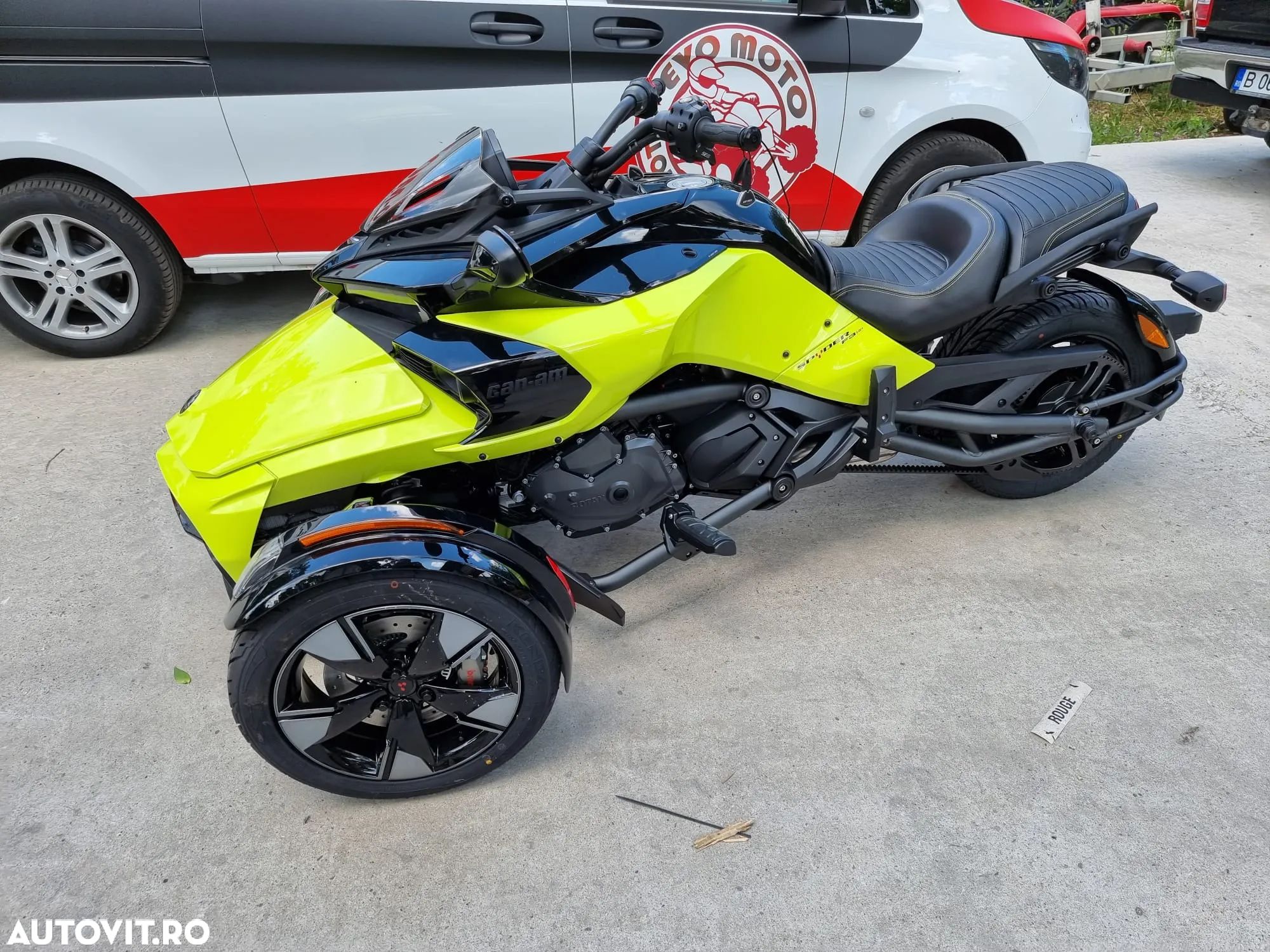 Can-Am Spyder - 1