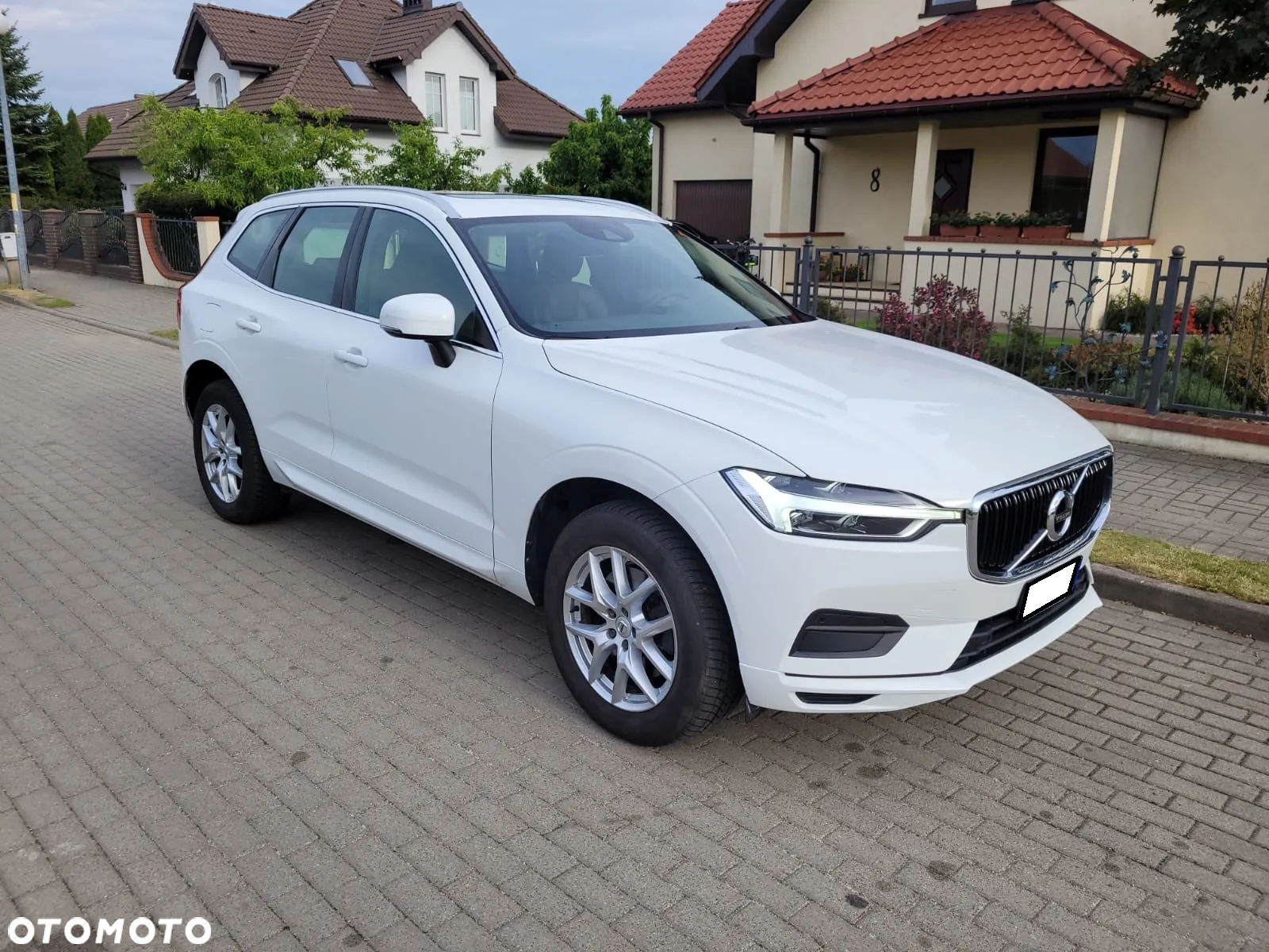 Volvo XC 60 B4 D AWD Geartronic Momentum Pro - 5