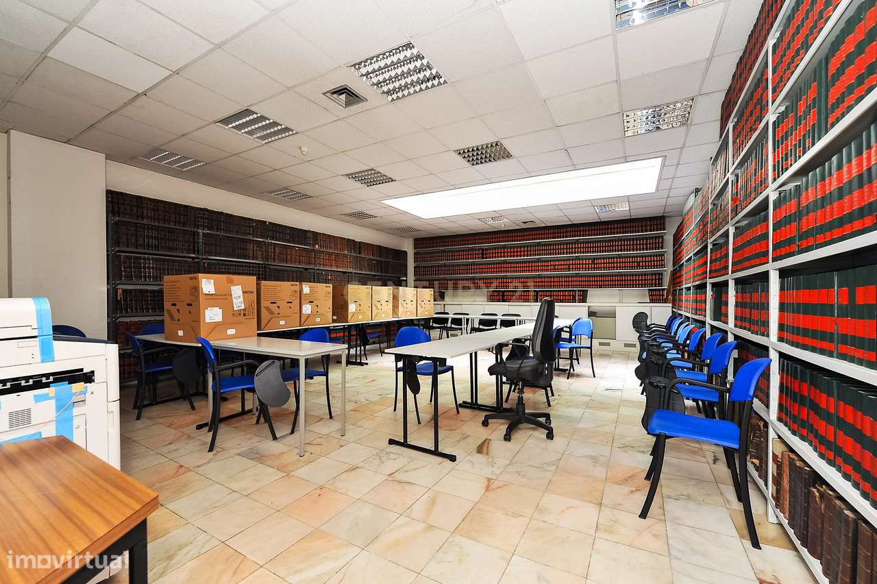 Edifício Areeiro de 2.230m2 p/ Residência Universitário c/ Projeto Apr-7