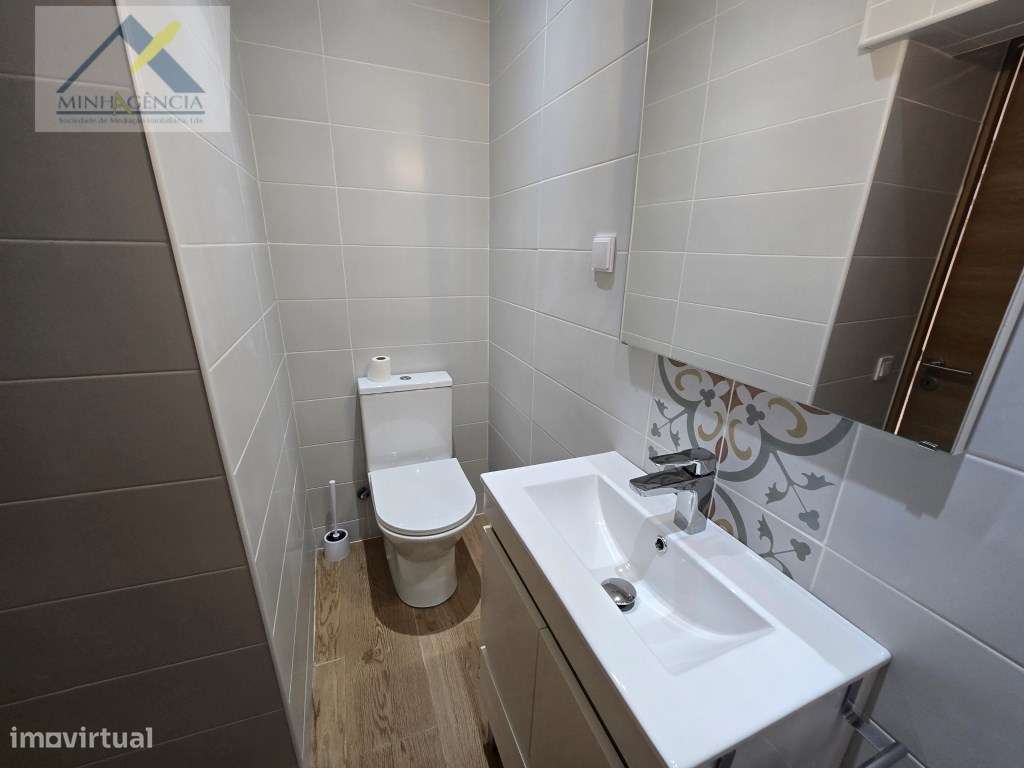 Moradia T2 totalmente recuperada em Setúbal-4