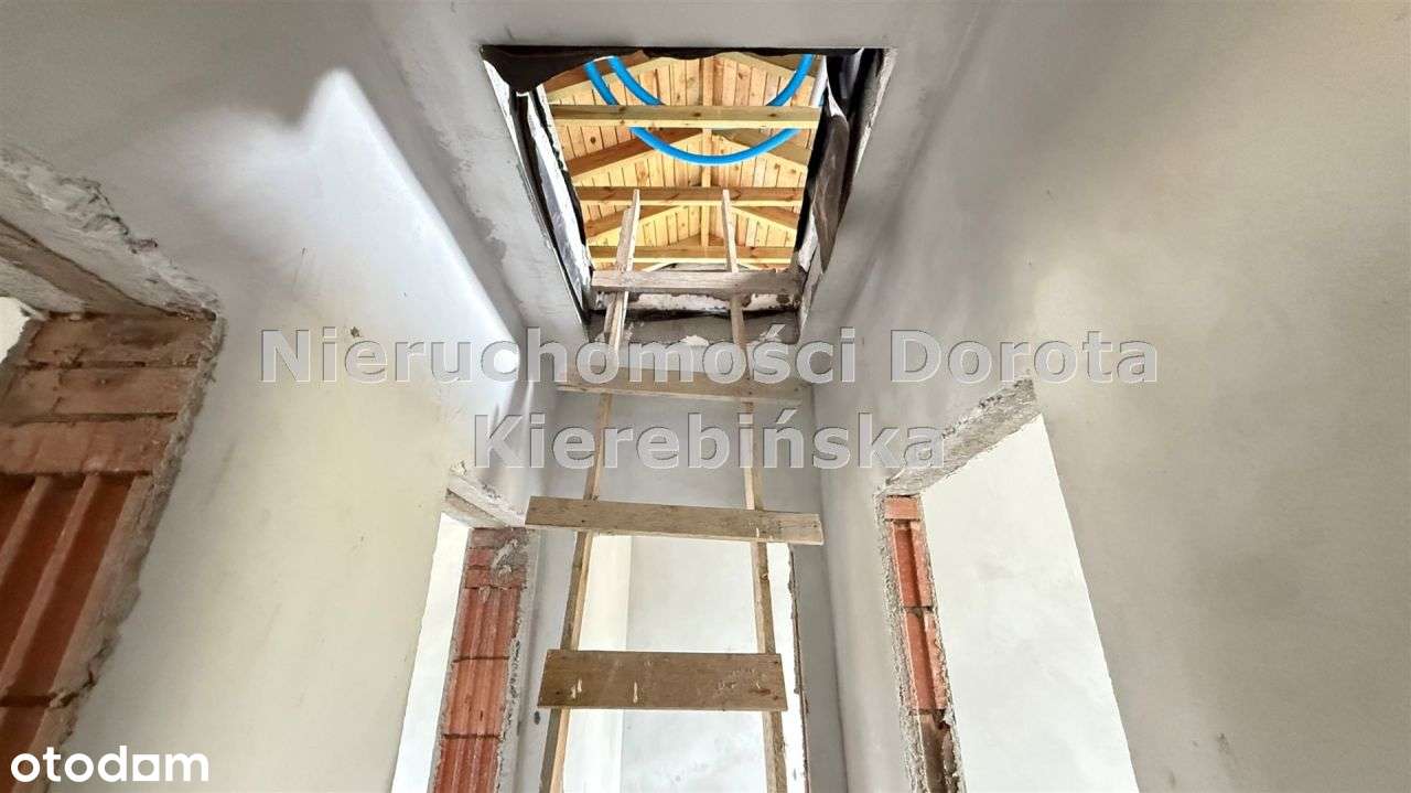 Dom w stanie deweloperskim na obrzeżach miasta.-6