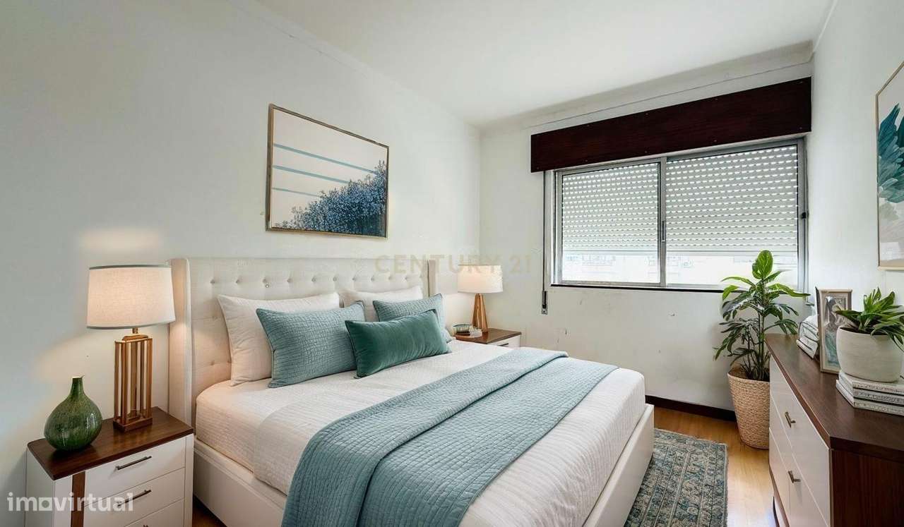 Apartamento T4 com Varanda e Arrecadação, no Centro do Pinhal Novo-9