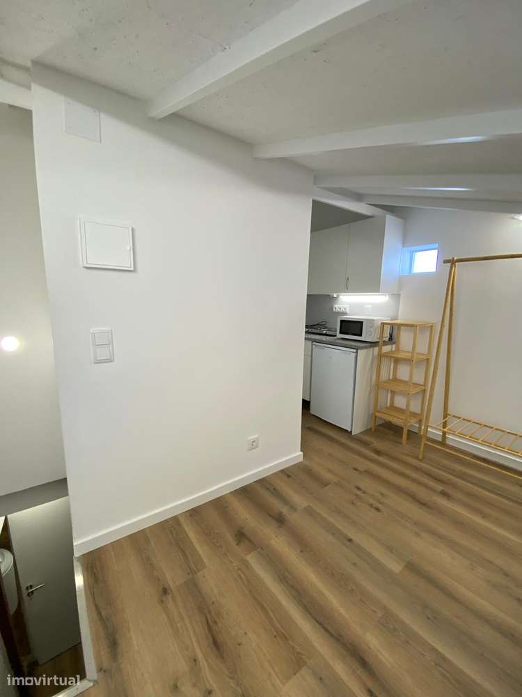 Excelente Prédio remodelado junto à Praça do Comercio-7