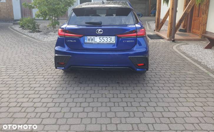 Lexus CT - 8