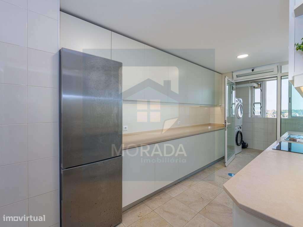 APARTAMENTO T3 JUNTO À AVENIDA DA BOAVISTA-7