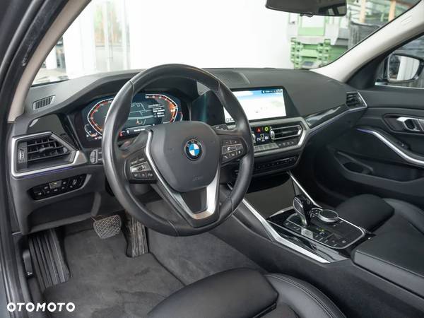 BMW Seria 3 318i - 5