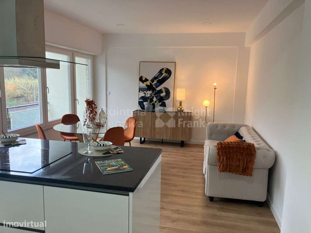 T3 com varanda, totalmente equipado e mobilado em Benfica - Grande imagem: 4/24