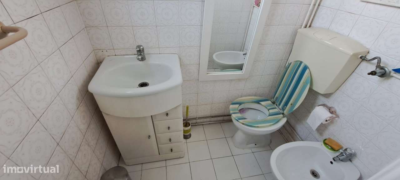 T3+1 | 110m2 | Av. 25 de Abril, Cacilhas | Com vista de Rio-30
