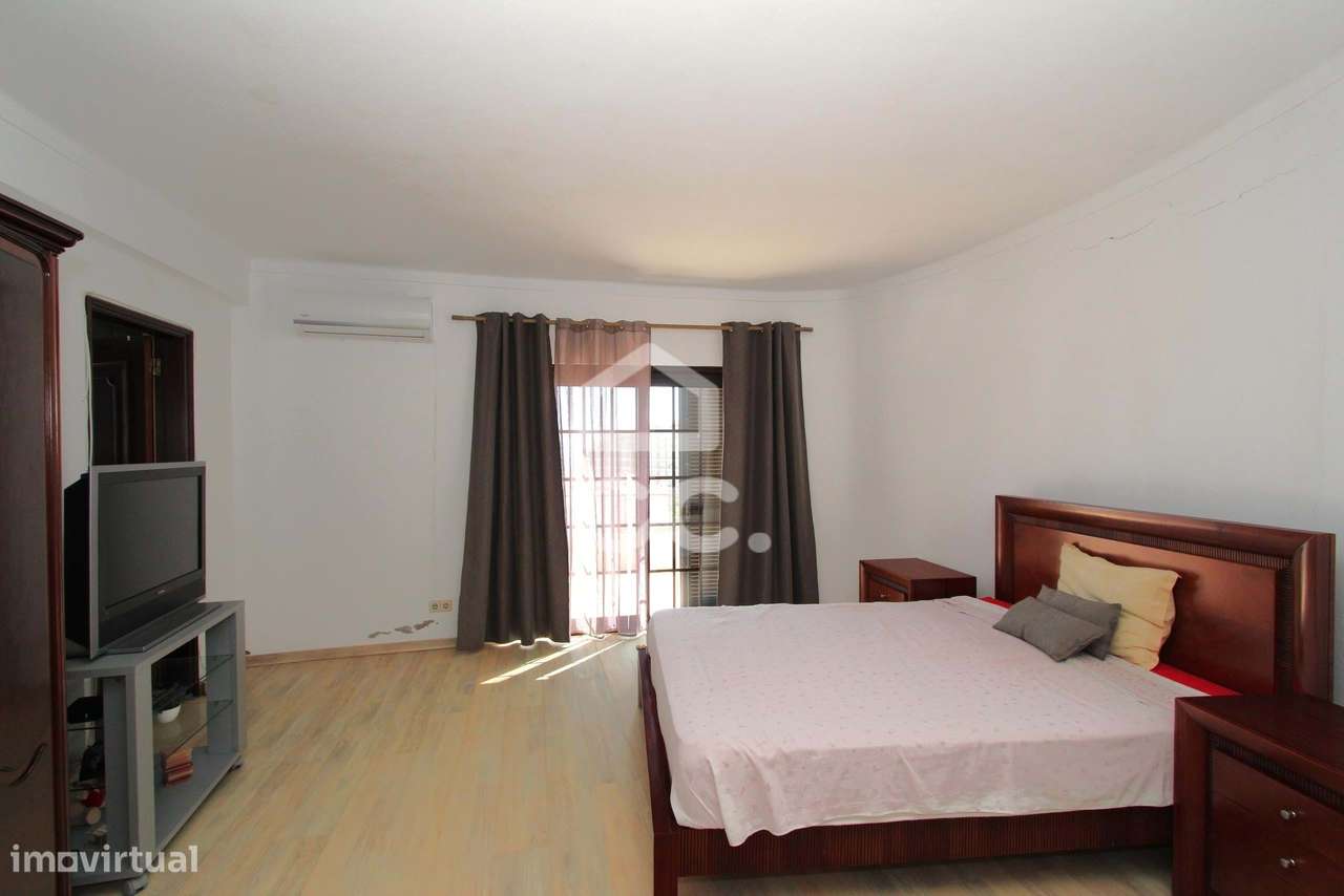 Moradia T4 em Alporchinhos - Porches com Piscina e Vista Mar a 2 minut-40