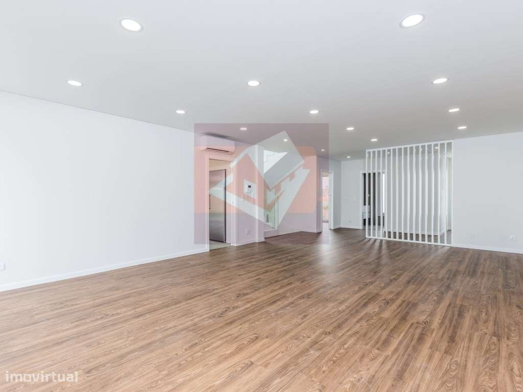 Moradia V5 nova no Bairro do Trigache em Famões-9