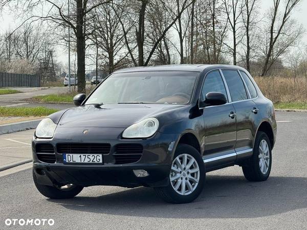 Porsche Cayenne - 1