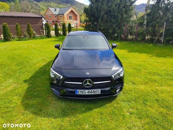 Mercedes-Benz CLA 220 Shooting Brake 7G-DCT AMG Line - 3