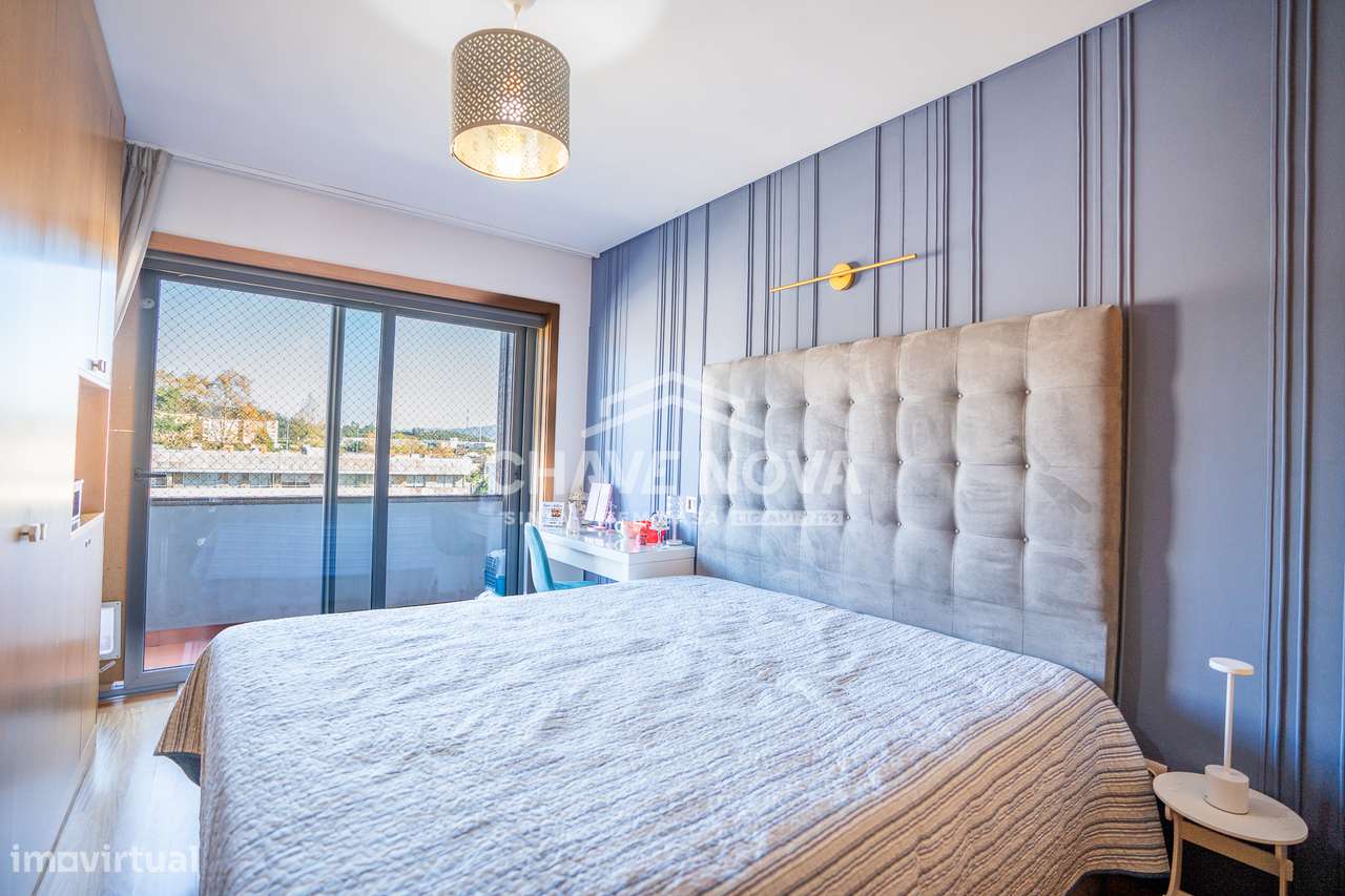 Apartamento T3, com terraço e box 4 carros situado em Campo- Valongo-26