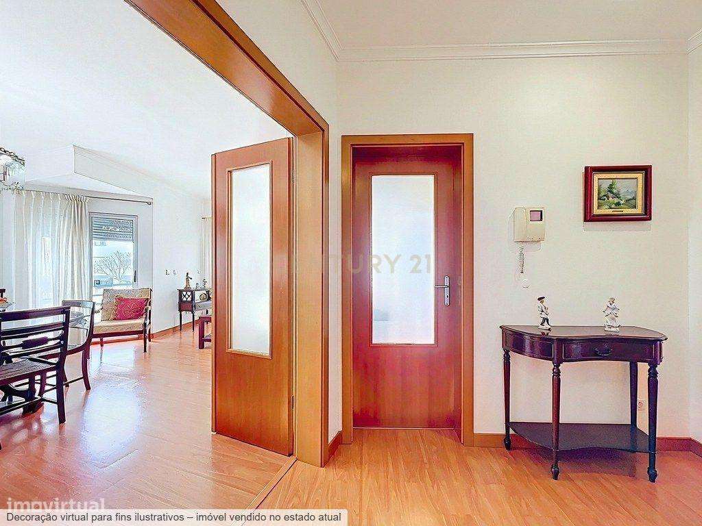 T1 com 175 m² no Paim | Localização Premium | Garagem + Arrecadação | - Grande imagem: 4/21