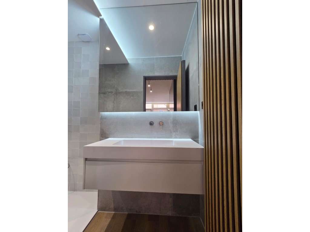 Apartamento Elegante e Contemporâneo no Centro de Algés-31