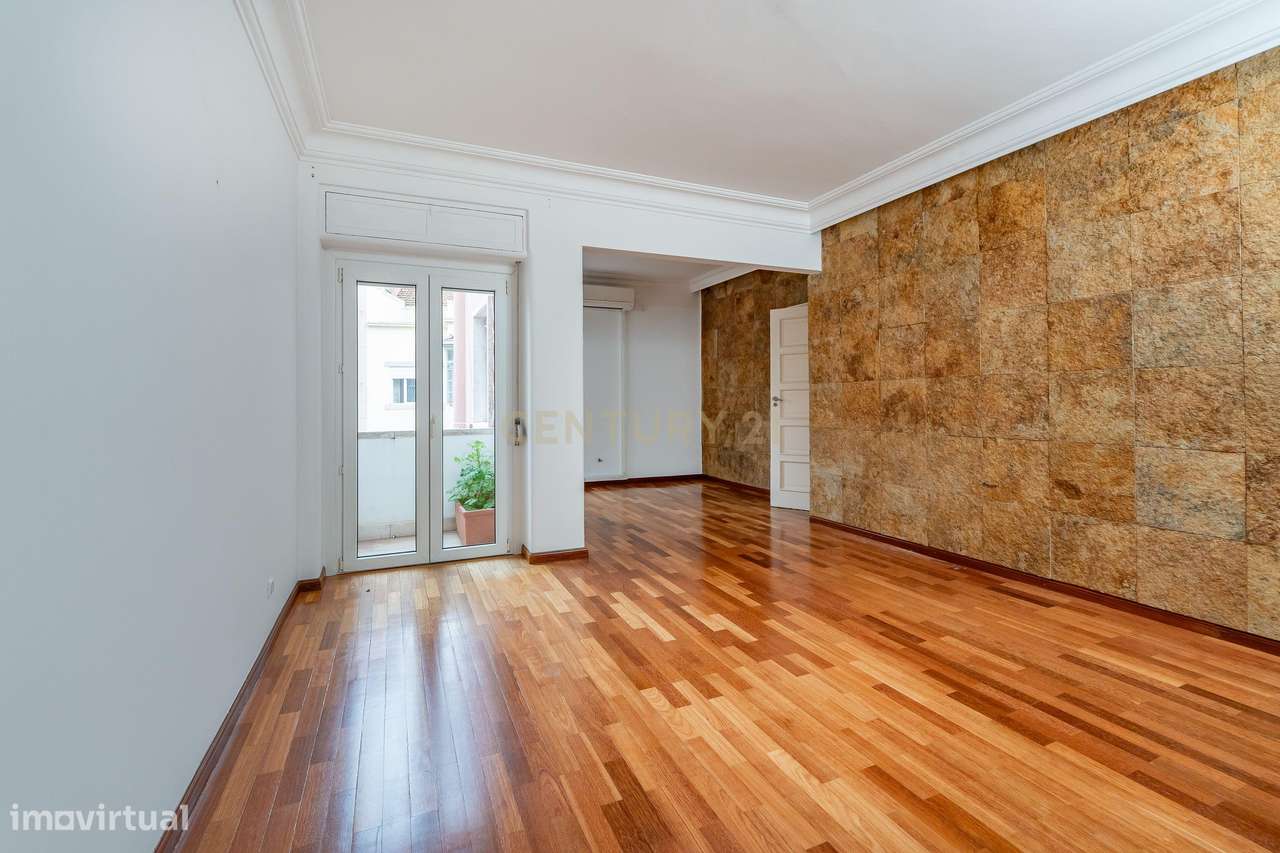 T3 em Entrecampos | Cozinha Equipada | Varanda | Pronto a Entrar | Arr - Grande imagem: 4/29