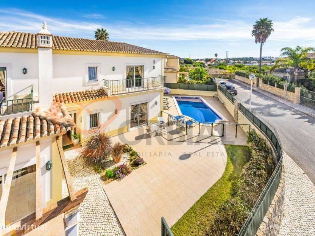 Moradia T4 com Piscina Privada num Lote de 620 m² em Vale de Parra,...-23