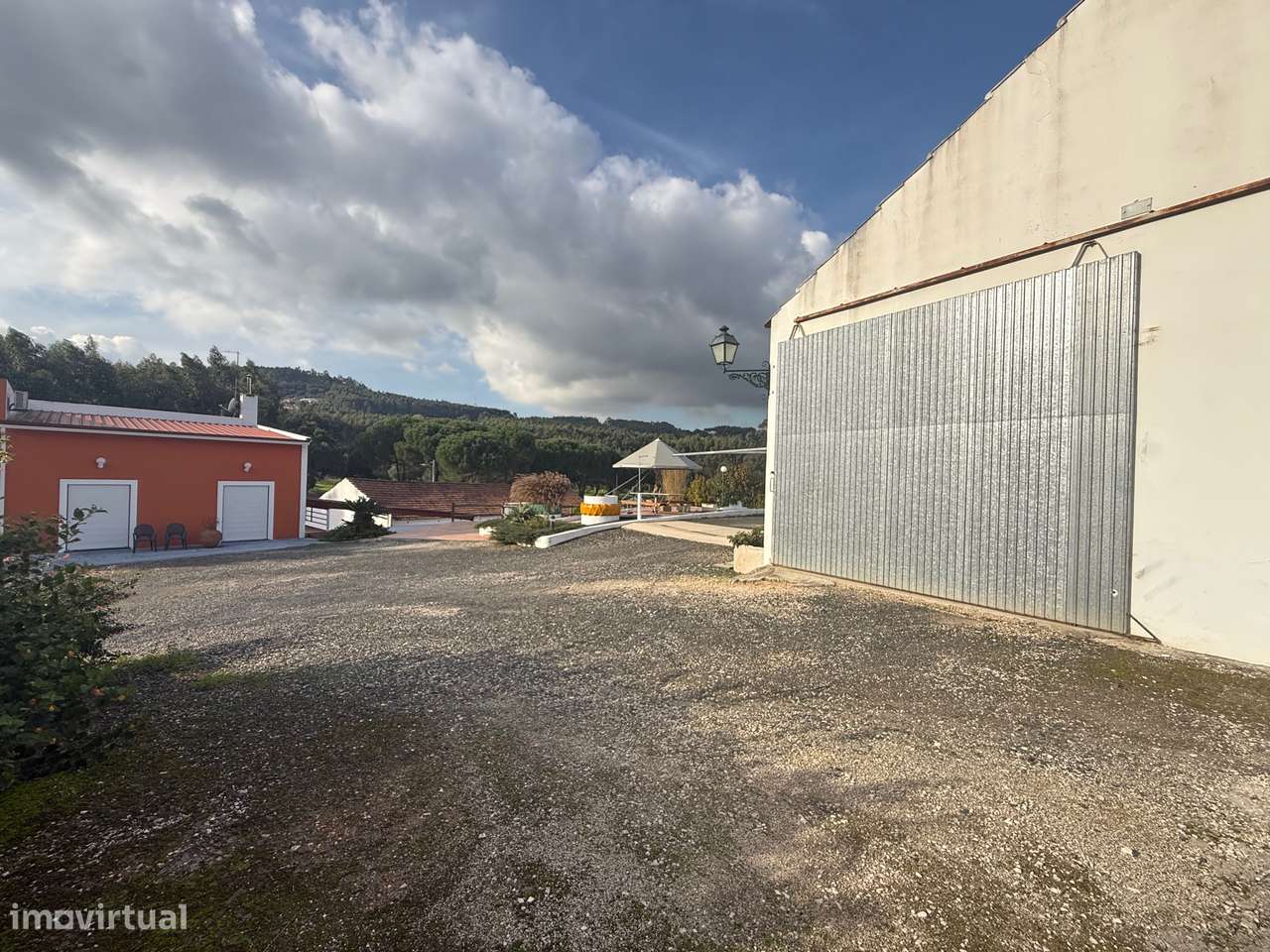 Quintinha com habitação, armazéns e terreno - Rio Maior-31