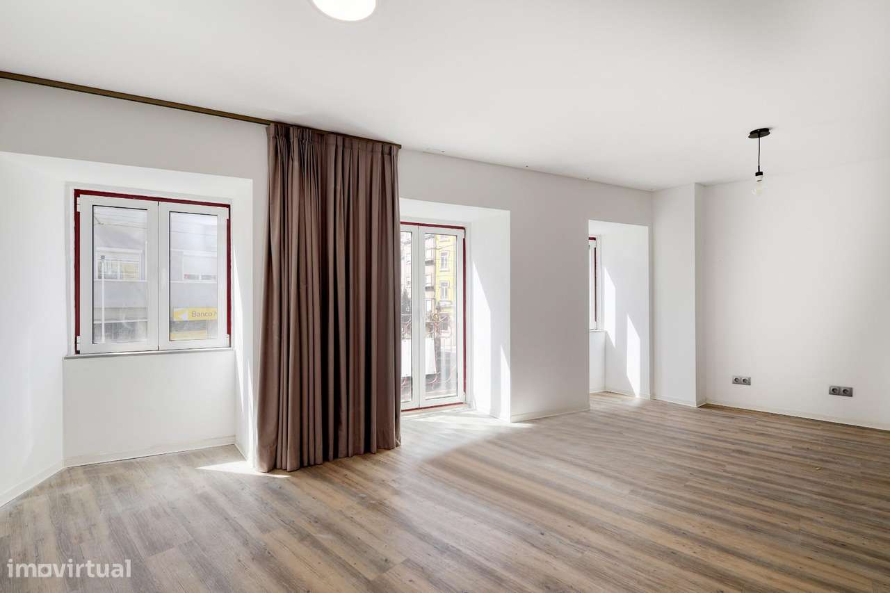 Edifício Renovado no Coração da Graça, Lisboa-10