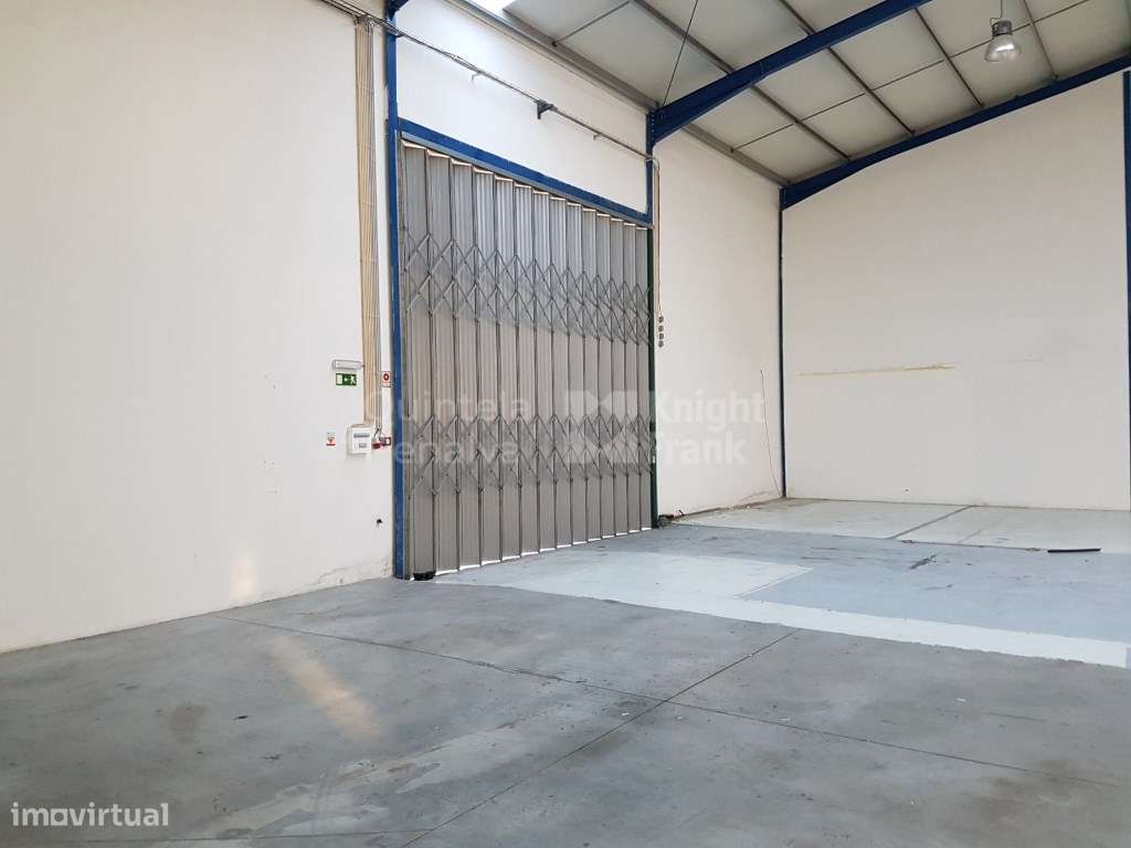 Armazém com 402 m2 na Abóboda em São domingos de Rana - Grande imagem: 2/15