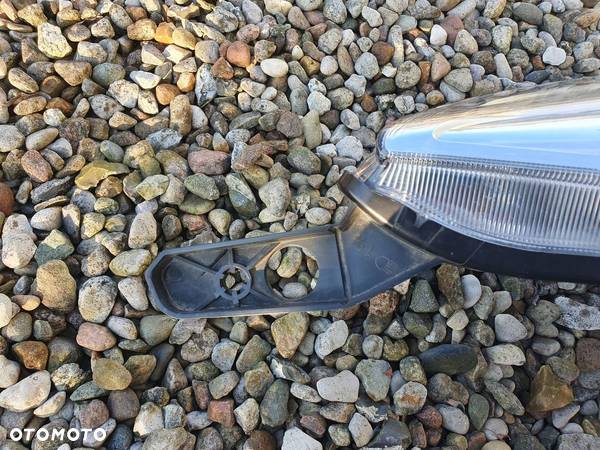 Lampa przednia lewa Ford B-Max rok 12-17 - 4