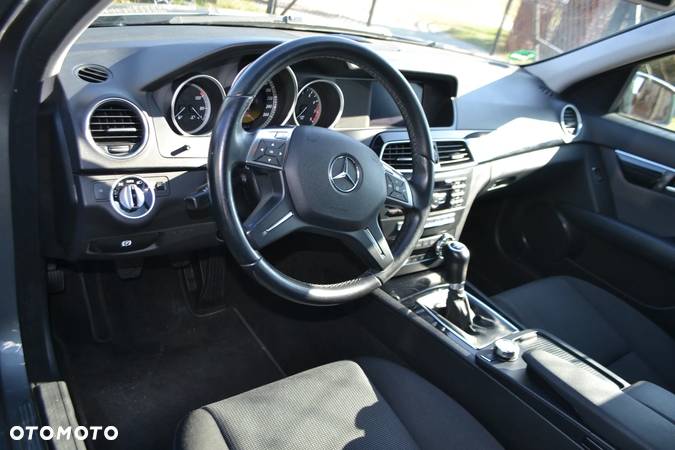 Mercedes-Benz Klasa C 180 BlueEFFICIENCY - 19